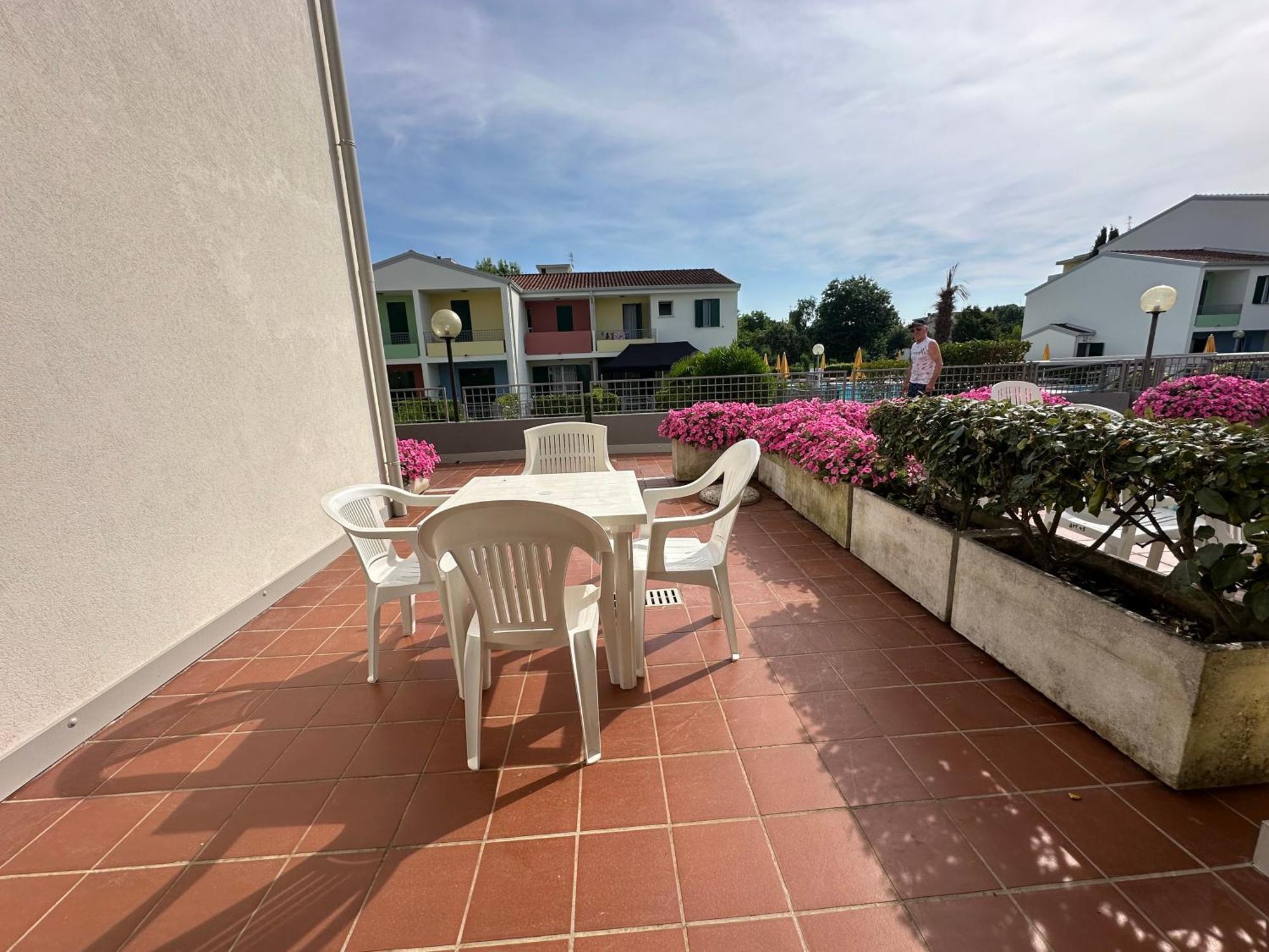 Villaggio Luna Swimmingpool- Agenzia Cocal Каорле Екстер'єр фото